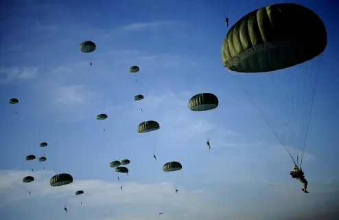 Parachutes war