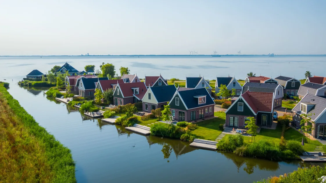 EuroParcs Poort van Amsterdam Ferienpark Niederlande Wasser Meer Windmühlen Unterkünfte Bungalows