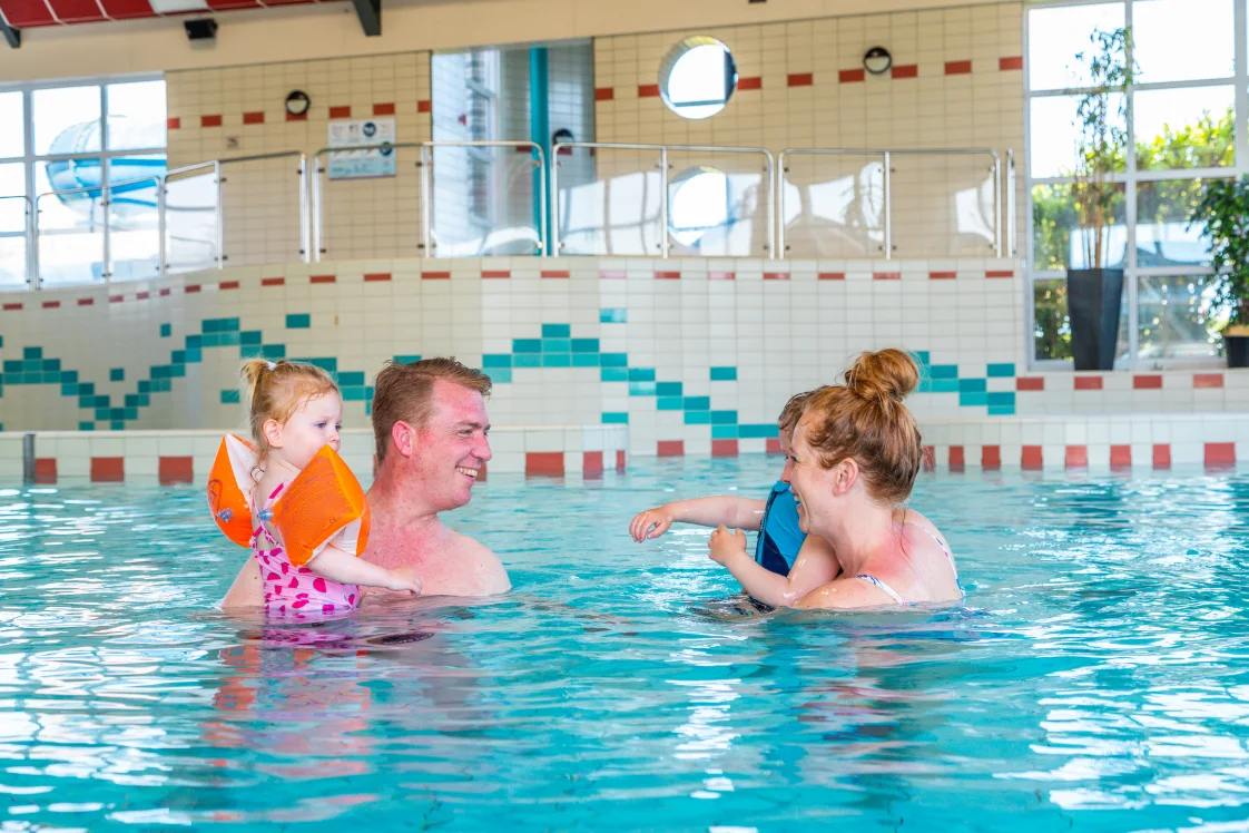 IJsselmeer Ouders Kinderen Zwemmen Zwembad Lachen