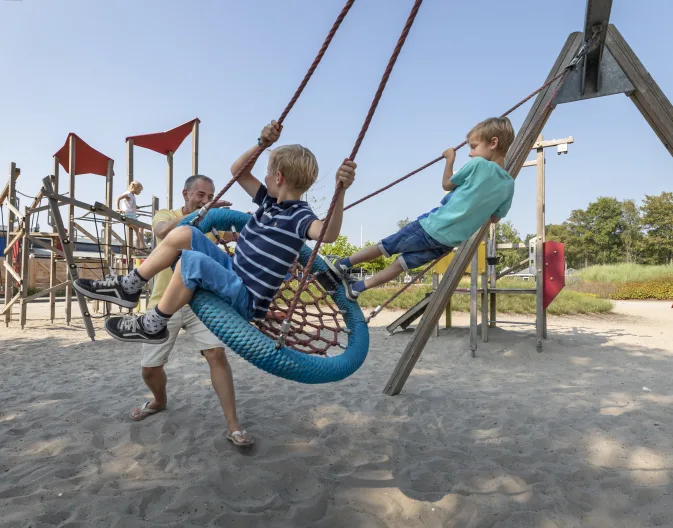 facilities-playground-outdoor-boys-europarcs-zuiderzee