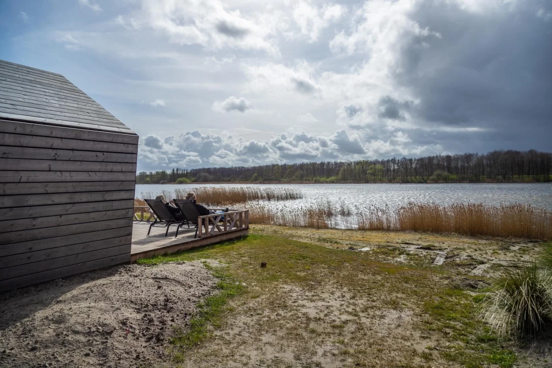 tiny-house-4-by-the-water-exterior-europarcs-de-ijssel-eilanden
