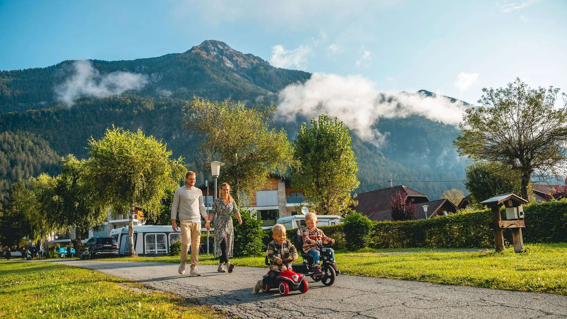 Hermagor Camping Family Walking Smile