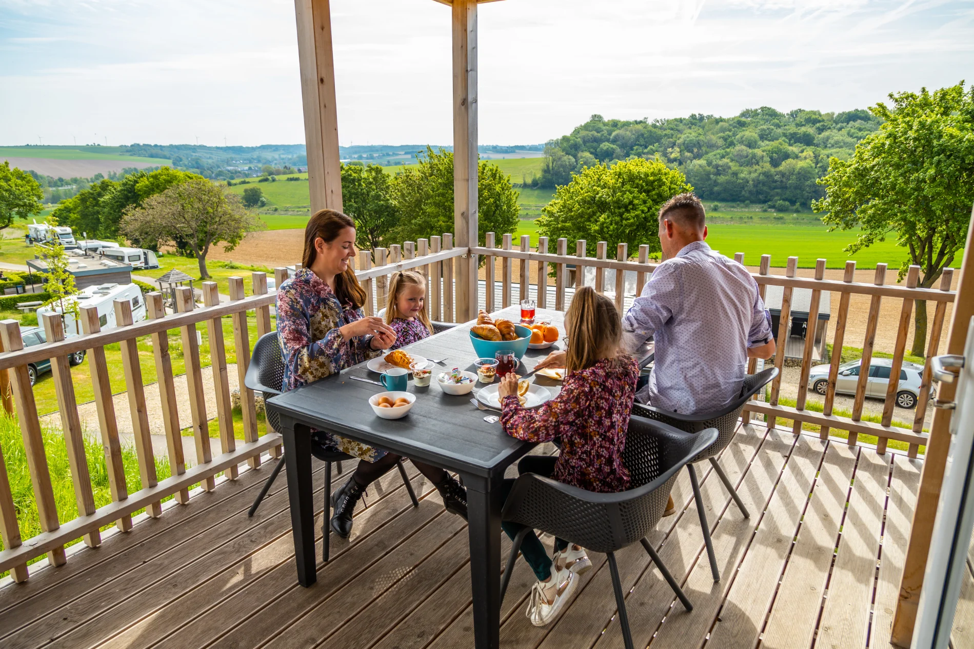 EuroParcs Gulperberg Südlimburg Familie Kinder Hügel Chalet Terrassenblick