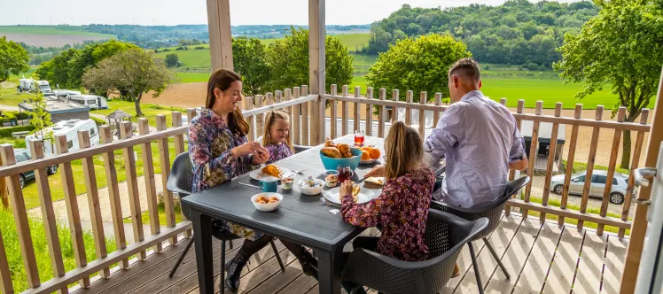 EuroParcs Gulperberg Zuid Limburg Gezin Familie Kinderen Heuvels Chalet Terras Uitzicht