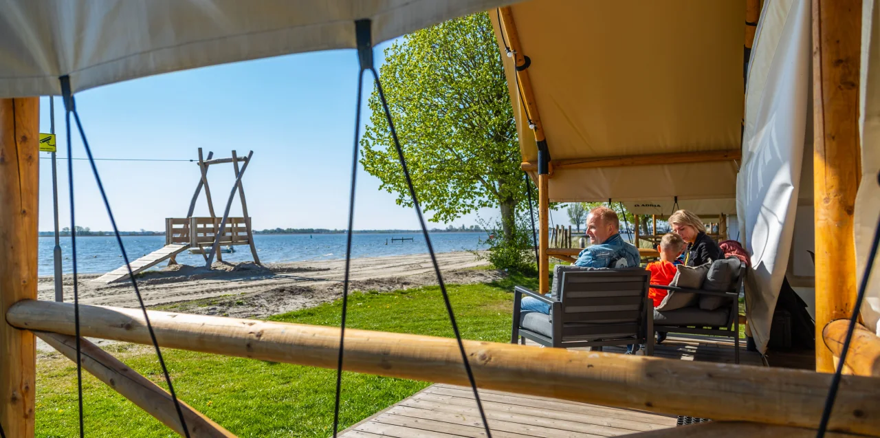 EuroParcs Zuiderzee Gezin Glamping Uitzicht Meer