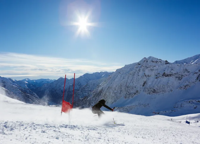 slalom skiing