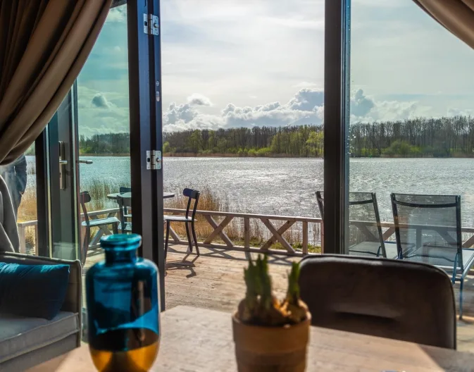 tiny-house-aussicht-auf-dem-wasser-europarcs-de-ijssel-eilanden