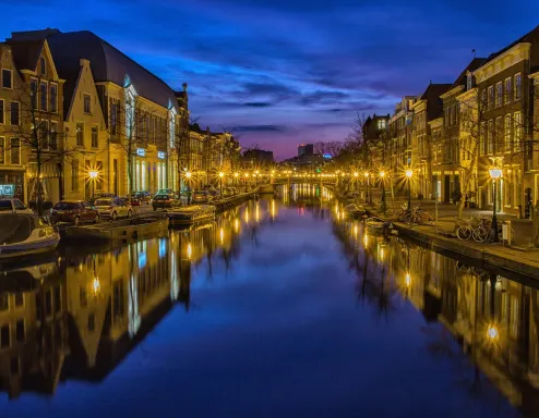 leiden canal netherlands