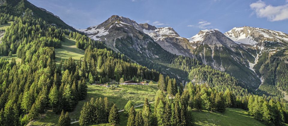surroundings-mountains-europarcs-arlberg