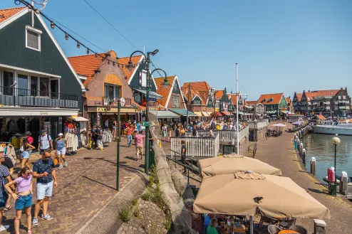 Volendam Water Historic Houses People Busy Terraces