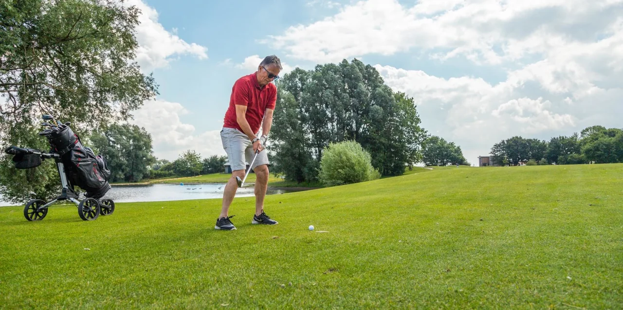 Golf holiday golfing with a view at holiday park EuroParcs Aan De Maas