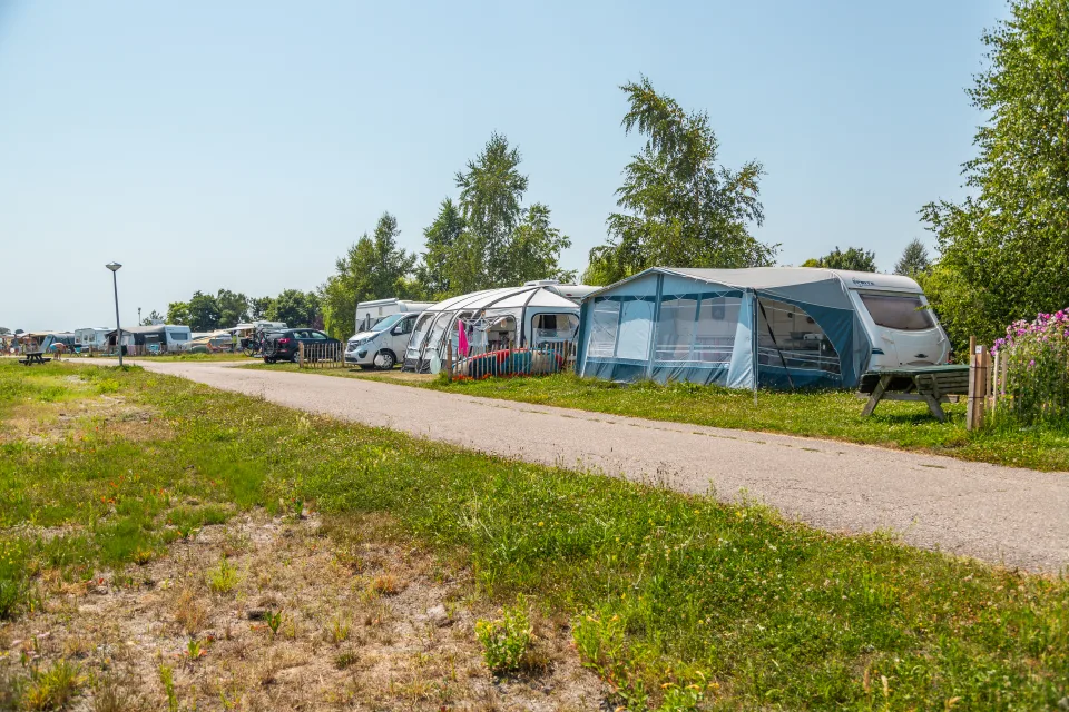 Camping & Jachthaven Uitdam Caravans Lane
