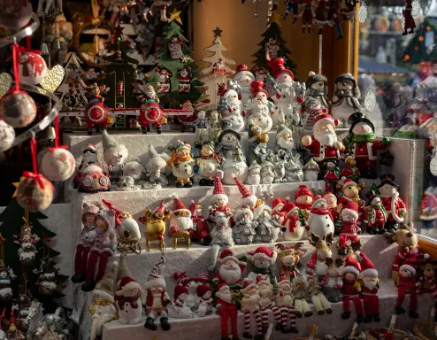 christmas-little-santa-shop-window-europarcs