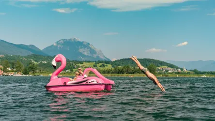 Pressegger See mountains family boat jump