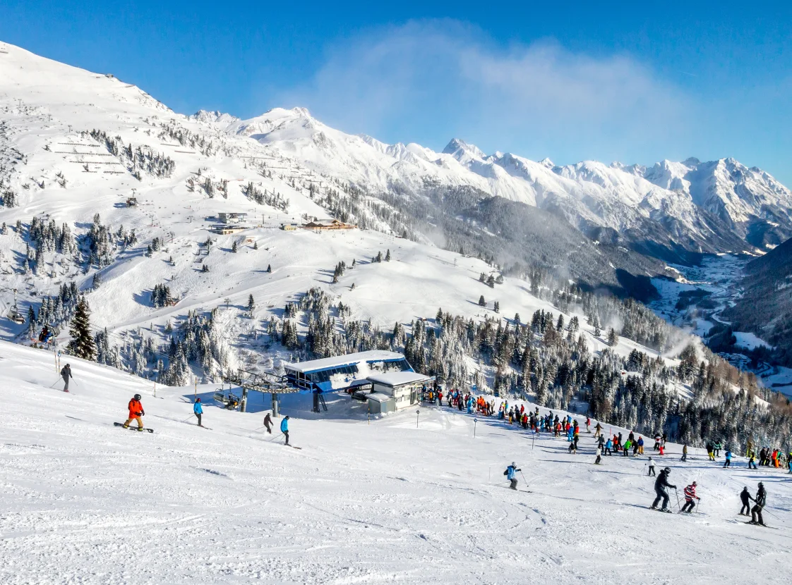 Ski Area St Anton am Arlberg Skiers Skilift Mountains