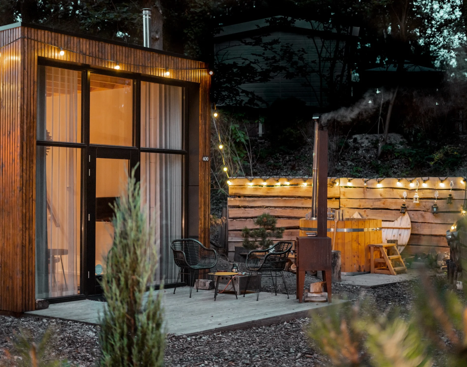 tiny-house-hottub-europarcs-maasduinen