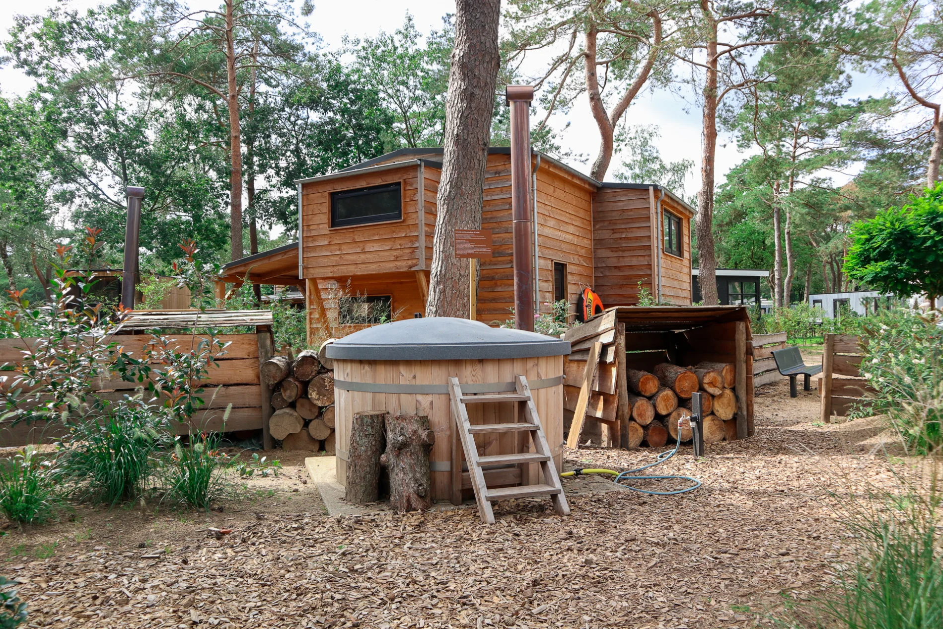 hottub-tiny-house-europarcs-de-zanding