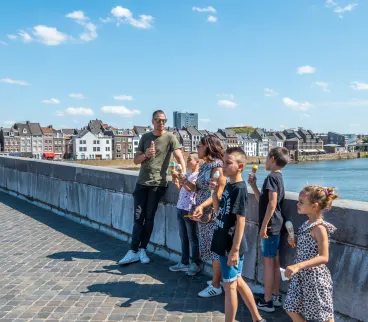 Photoshoot Family Maastricht Ice Cream Bridge