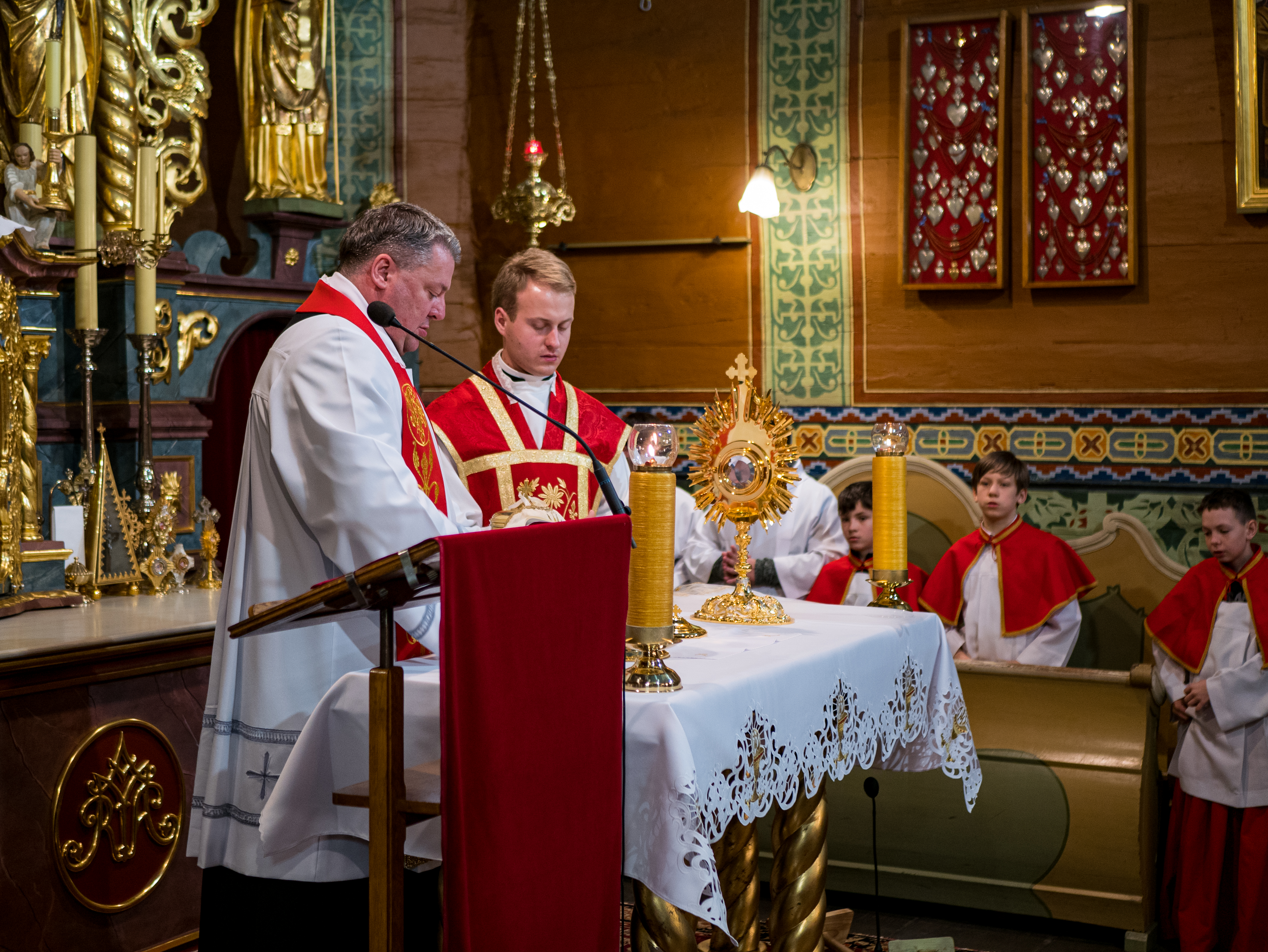 Wielki Piątek - Parafia Jawiszowice św. Marcina Bp.