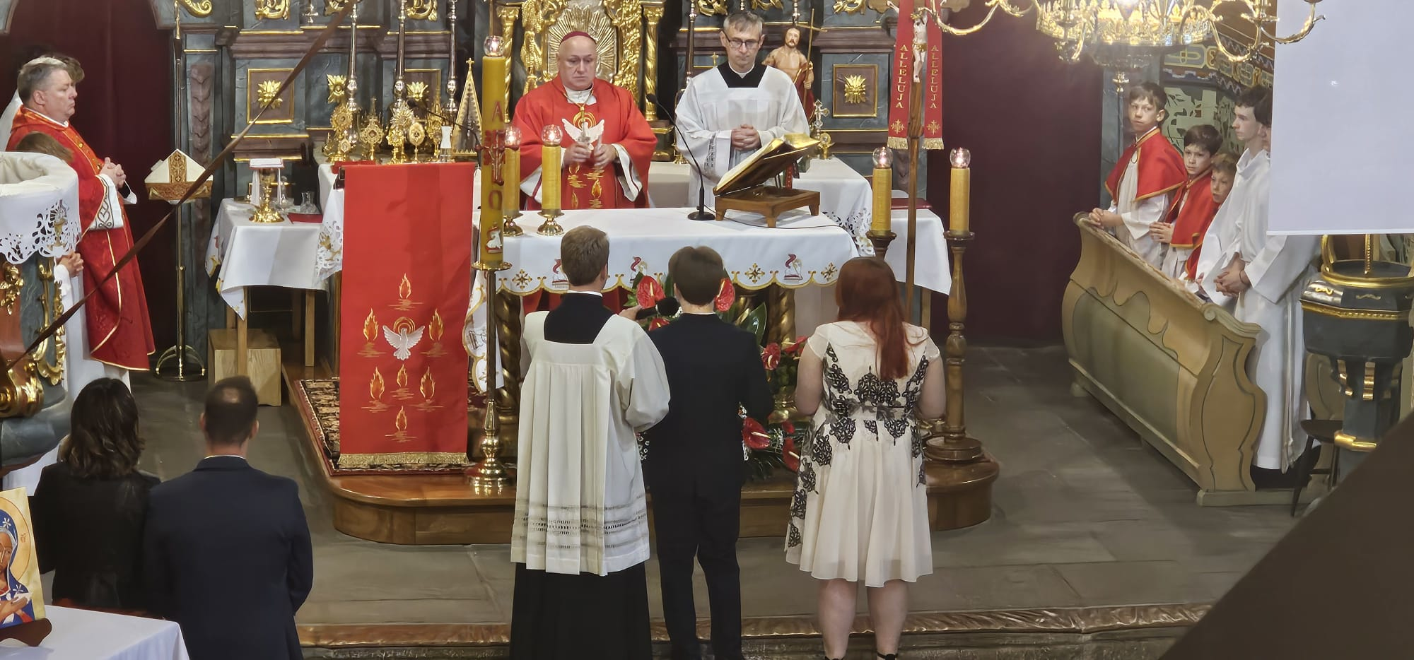 Sakrament Bierzmowania pod przewodnictwem bp. Piotra Gregera - Parafia Jawiszowice św. Marcina Bp.