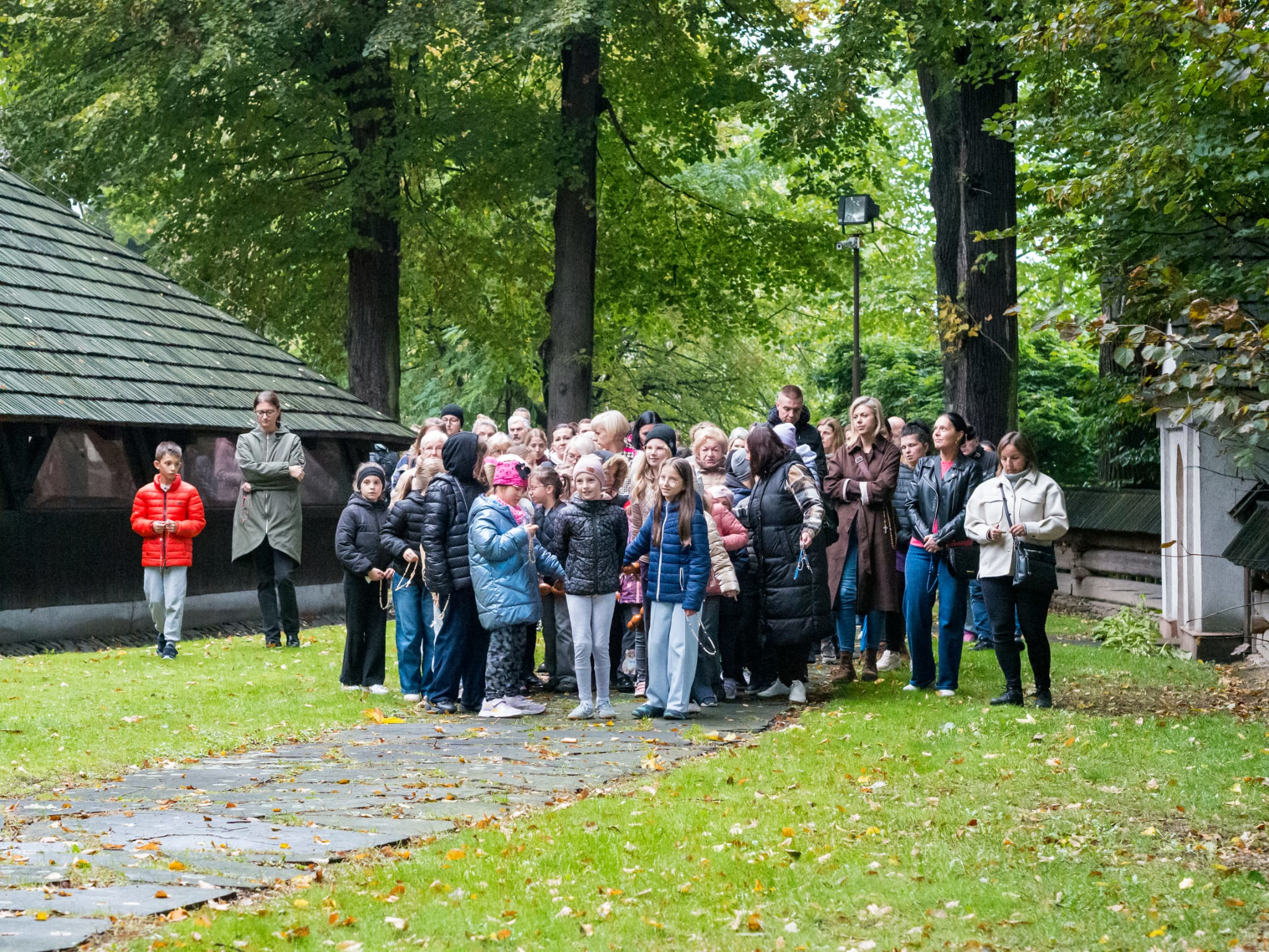 Procesja różańcowa - Parafia Jawiszowice św. Marcina Bpa