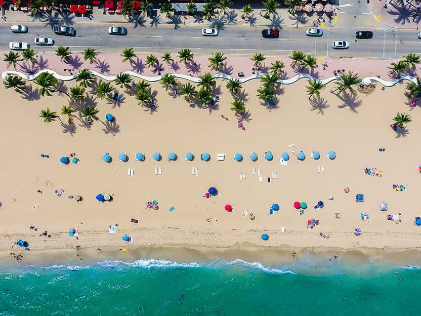 •Image showing a sandy beach with turquoise water in Florida.