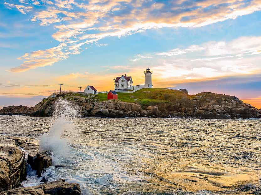 Image showing a rocky coastline with crashing waves in Maine.