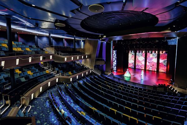 Bordunterhaltung Theater an Bord der Mein Schiff 7