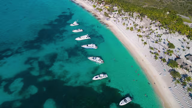 La romana,Isla catalina,Seetag,Willemstad (curaçao),Kralendijk (bonaire),Oranjestad (aruba),Seetag,La romana,Seetag,Philipsburg (st. maarten),Road town (tortola),Seetag,Taino bay,Samana,La romana – Mein Schiff 1