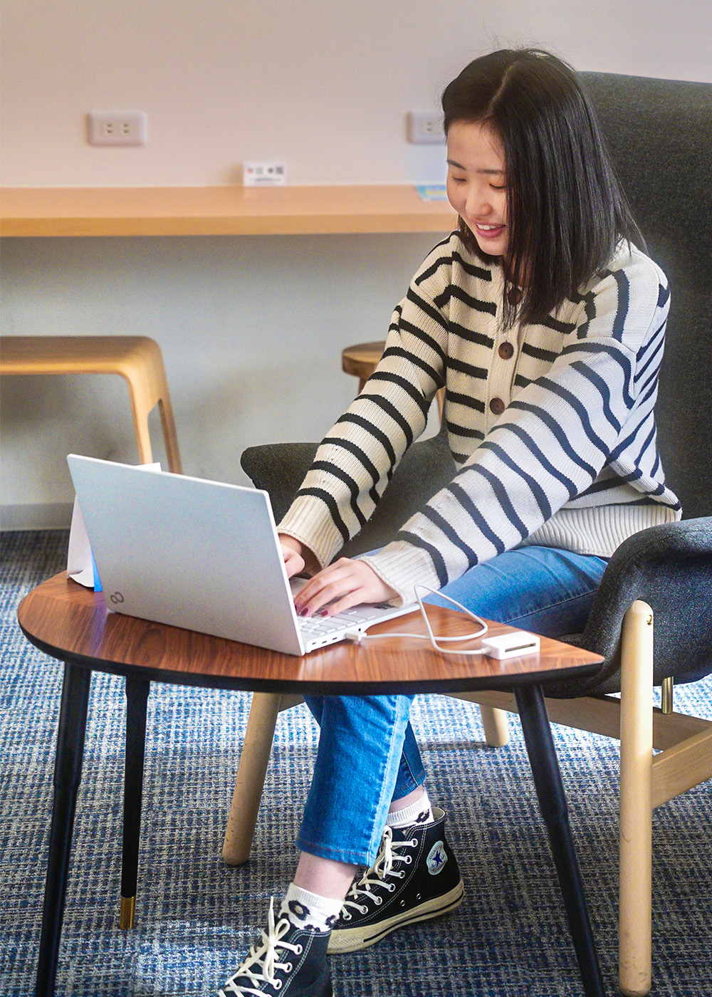 蒔苗 茉那 写真 02