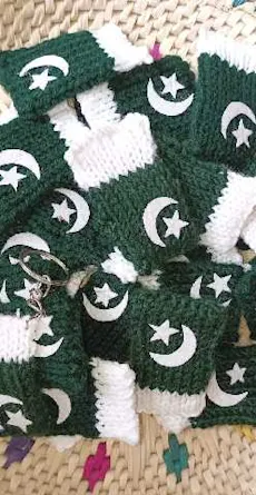 Gorgeous Handmade Pakistan Flag Keychain - Accessorize in Style 🇵🇰🔑