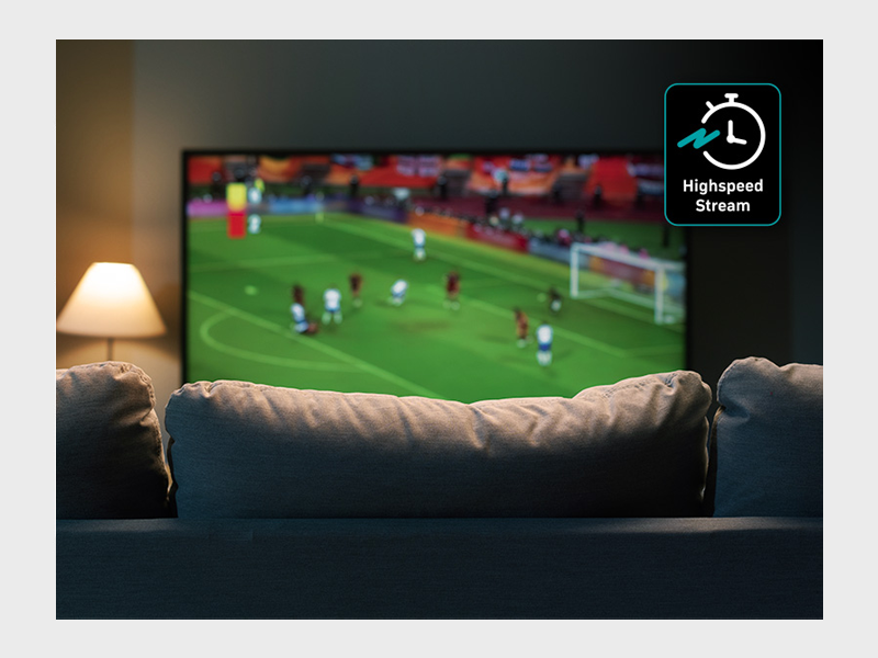 Fernseher mit Fußballspieler und dem Label "Highspeed Stream" im Bildschirm