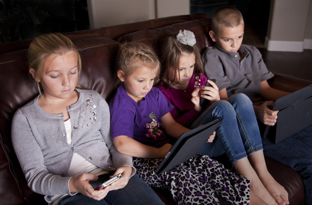 children on phones