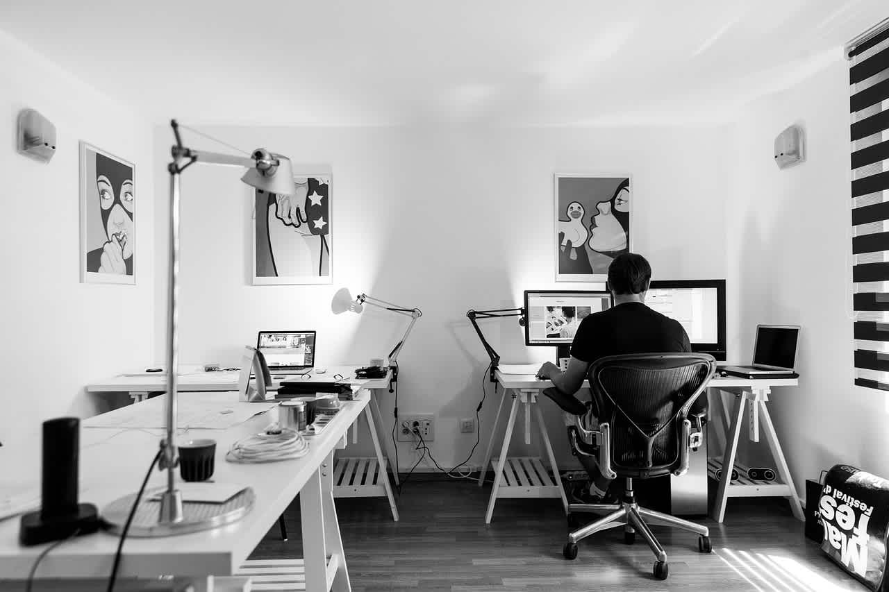 office-932926 1280