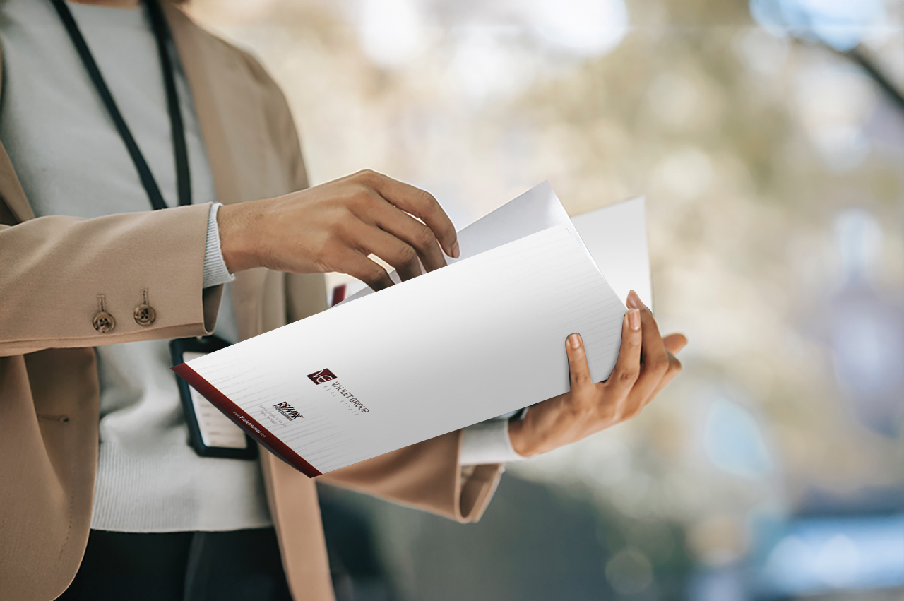 How Startups Can Use Branded Folders to Streamline Projects and Build a Strong Presence