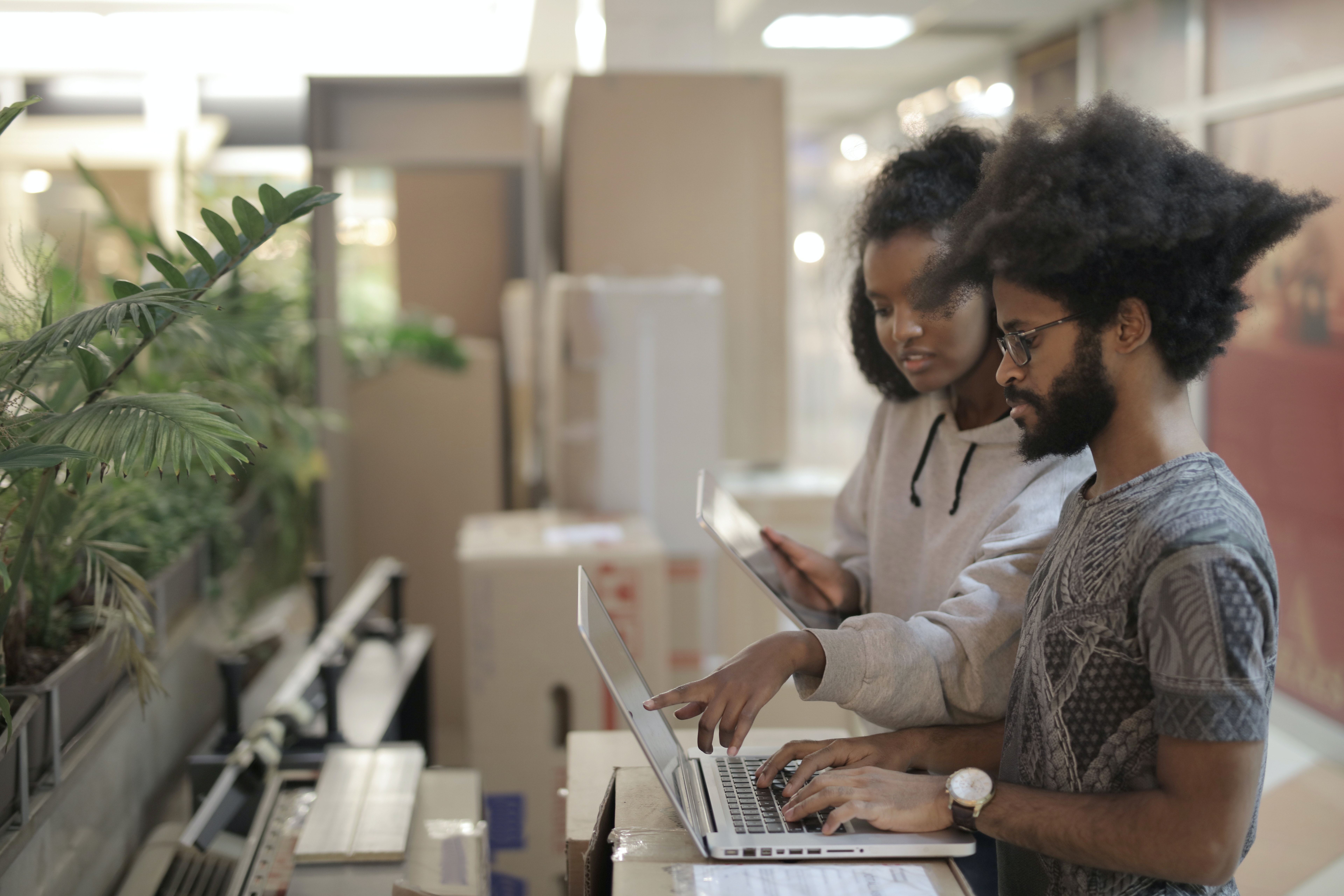 pexels-andrea-piacquadio-3884156