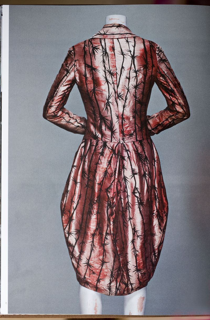 Alexander mcqueen  coat   jack the ripper stalks his victims  fw 1992