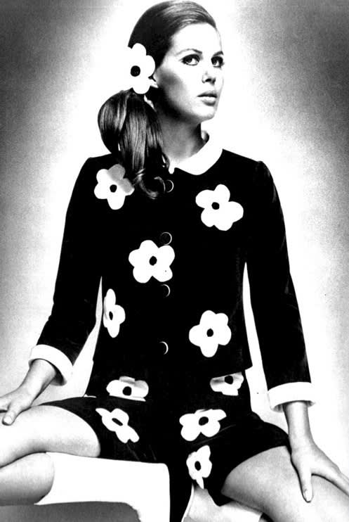 Mary quant  mod ensemble  1960d