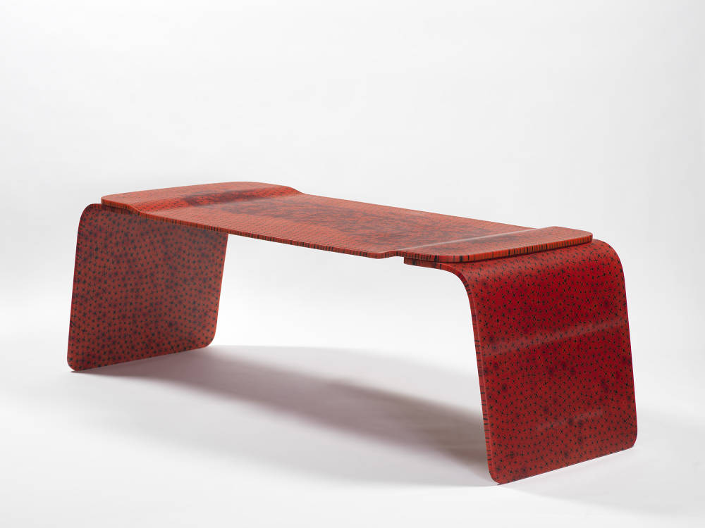  Marc Newson , Red Murrine Glass Table, 2019 - Image Courtesy of Gagosian Gallery 