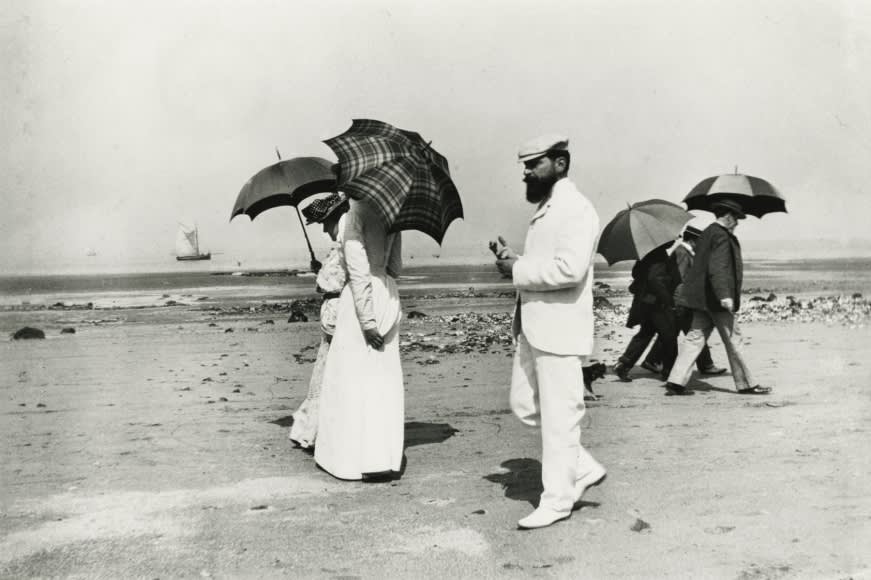 Jacques henri lartigue   cousin caro and mr. plantevigne  villerville  1906