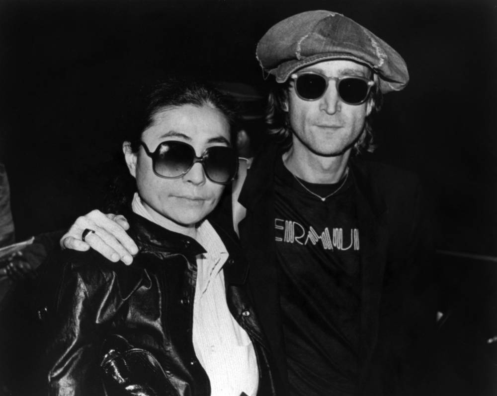  Yoko Ono and John Lennon, Outside of The Dakota, 1980 