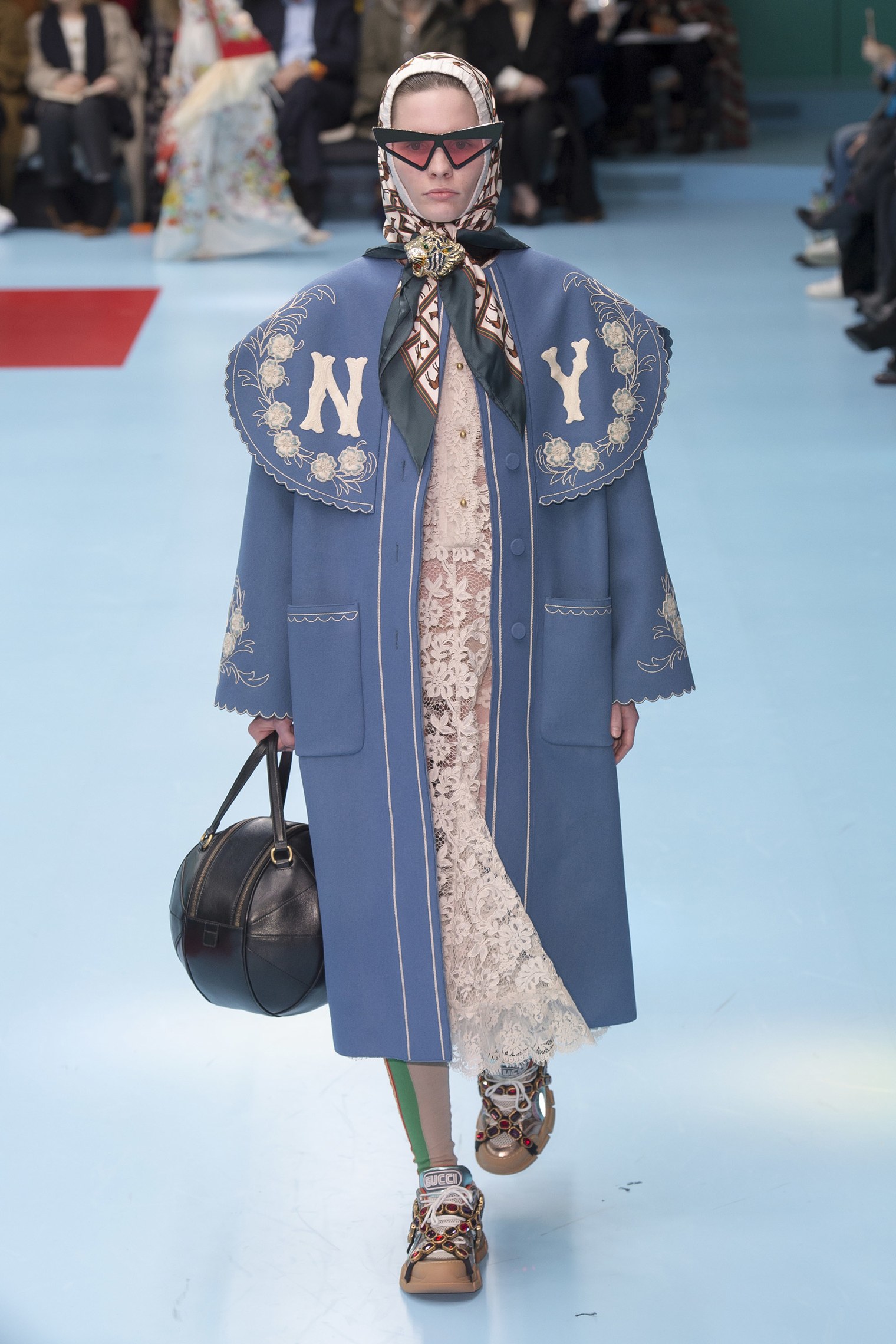 Gucci F/W 2018 - Minnie Muse