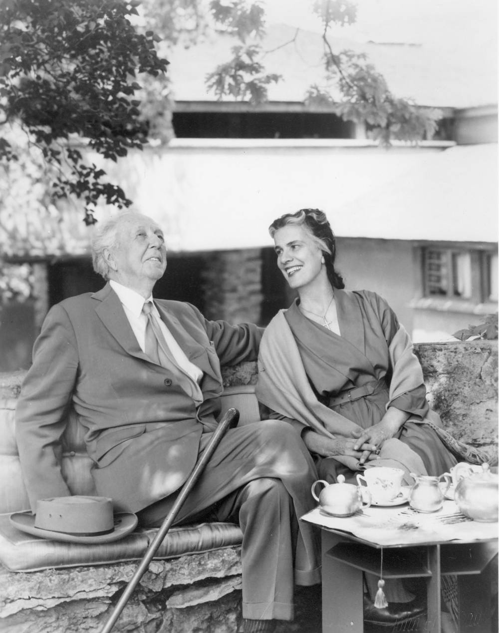  Frank Lloyd Wright , With his wife, Olgivanna Lloyd Wright 