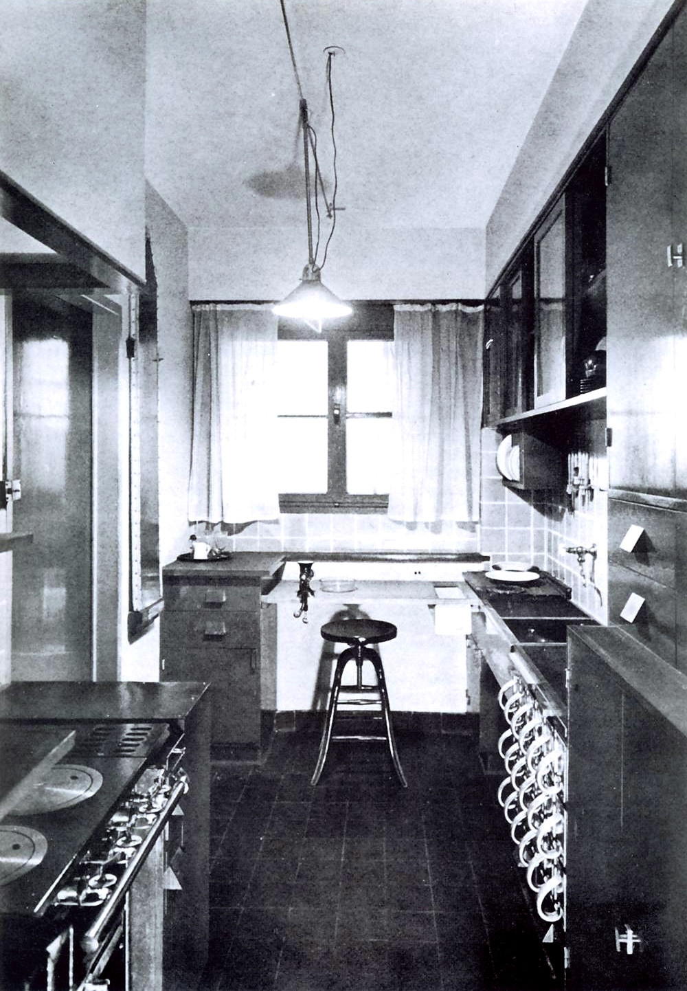 The Frankfurt Kitchen - Minnie Muse