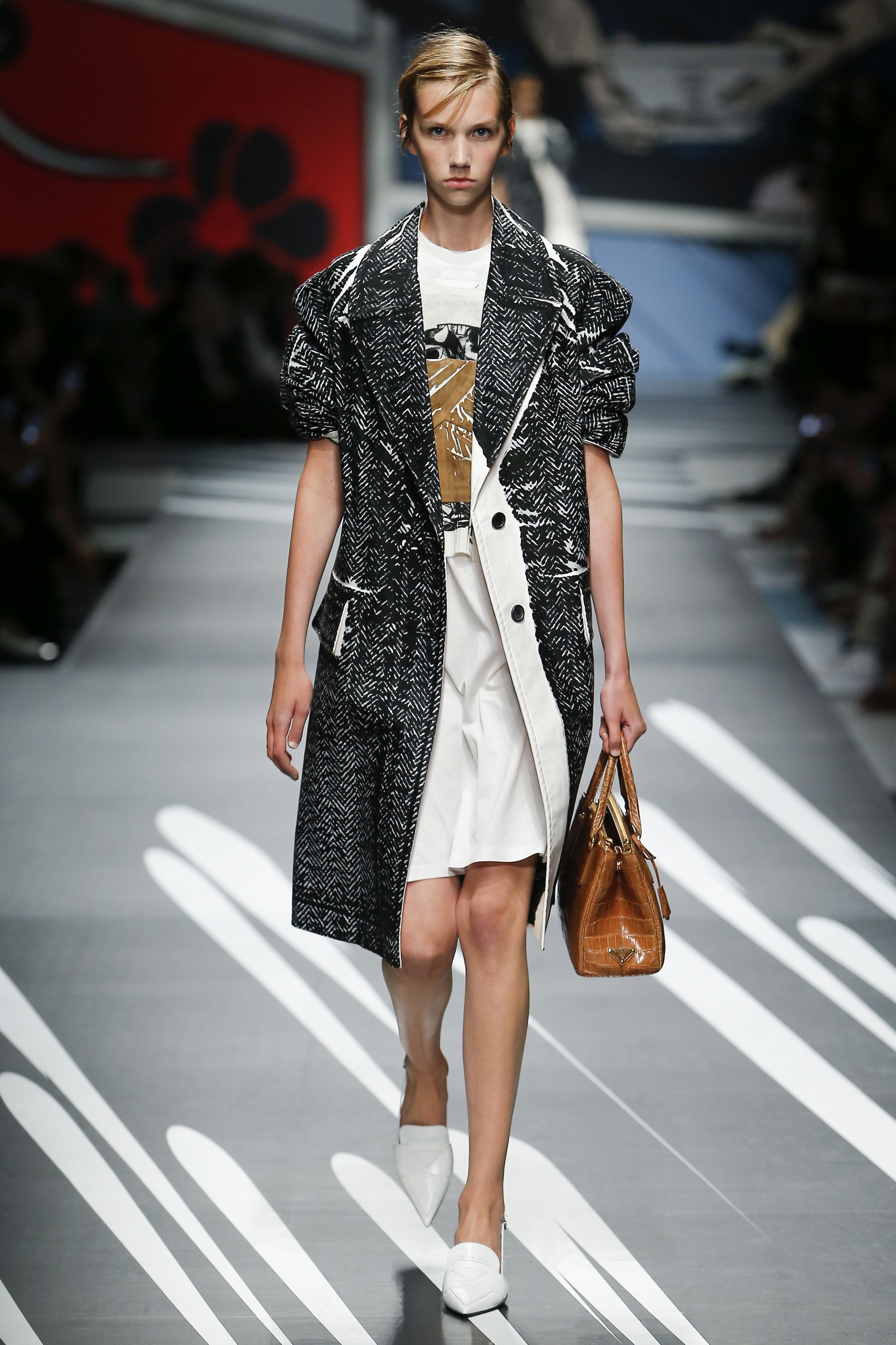 スカート PRADA 2018 collection roze flower black Prada Spring/Summer 2018 Women's Collection - Fashion