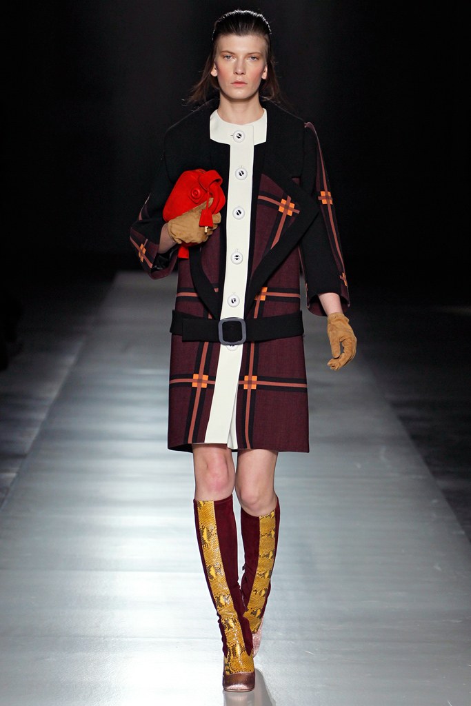 Prada F/W 2011 - Minnie Muse