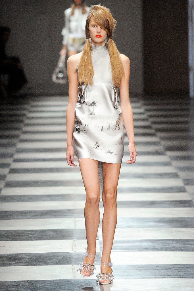 【送料込】PRADA Spring/Summer 2010 Look Book 送料込】PRADA Spring/Summer 2010 Look Book - メルカリ