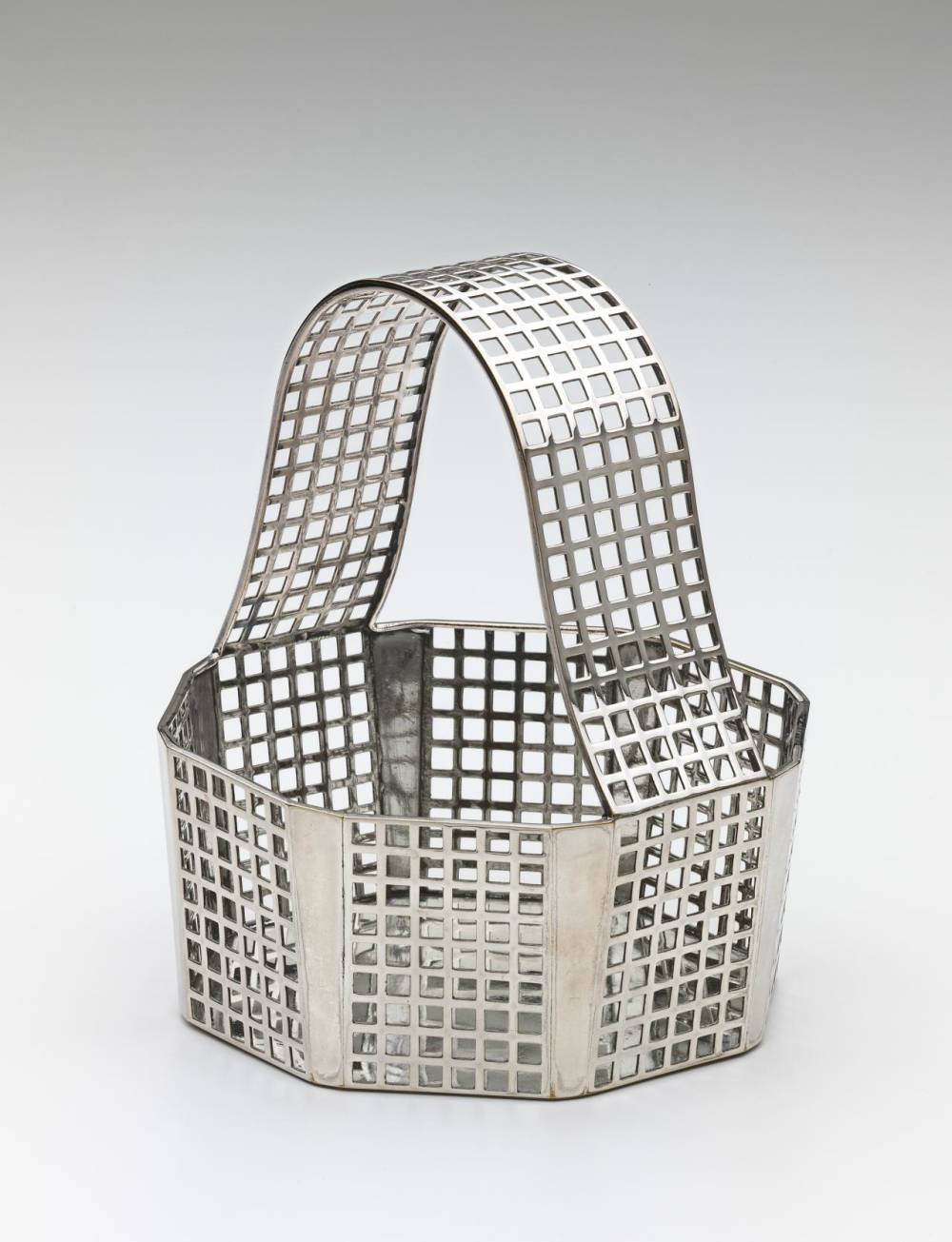 Josef hoffmann  fruit basket  1908