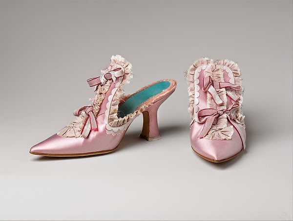 Manolo Blanhik, Shoes for Marie Antoinette, 2006 