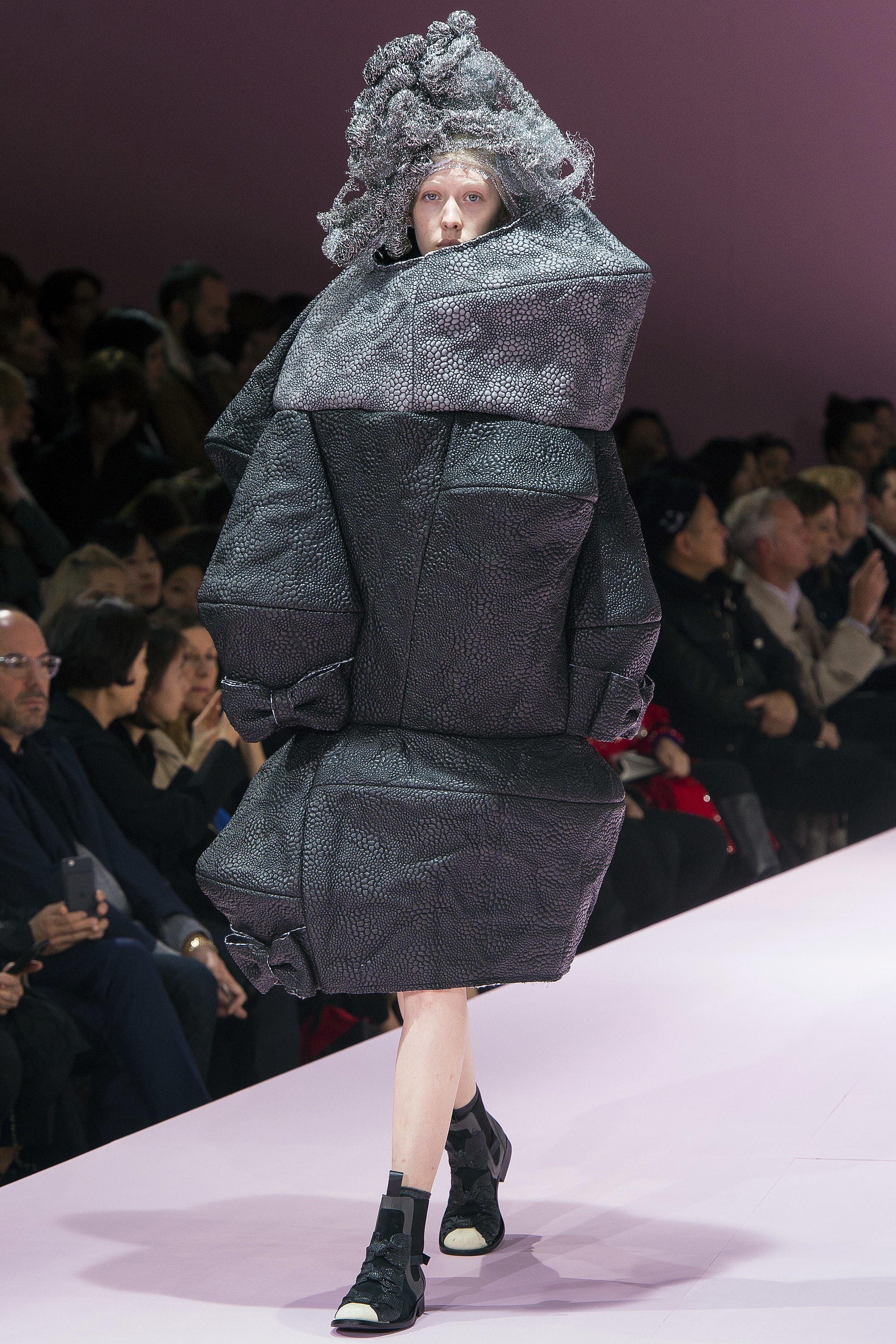 Comme des Garçons F/W 2017 - Minnie Muse